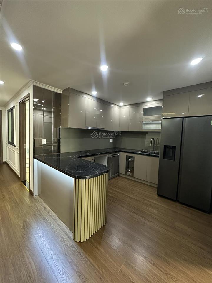 Chính chủ  bán căn 2 phòng  nội thất cao cấp  mới như hình  view nam, 5.3 tỷ, sẵn hđ thuê