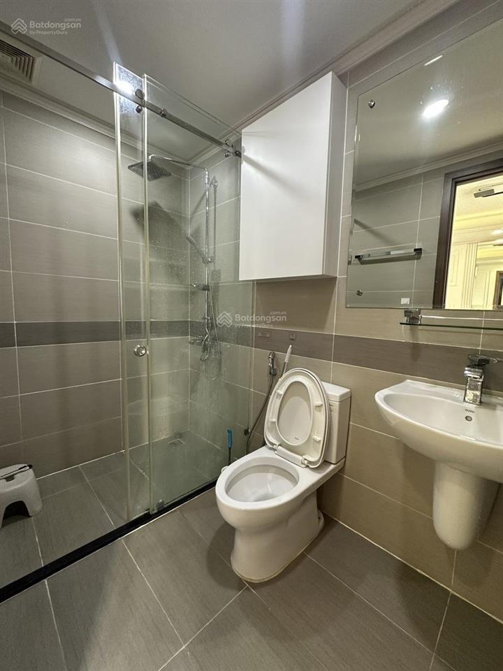 Chính chủ  bán căn 2 phòng  nội thất cao cấp  mới như hình  view nam, 5.3 tỷ, sẵn hđ thuê