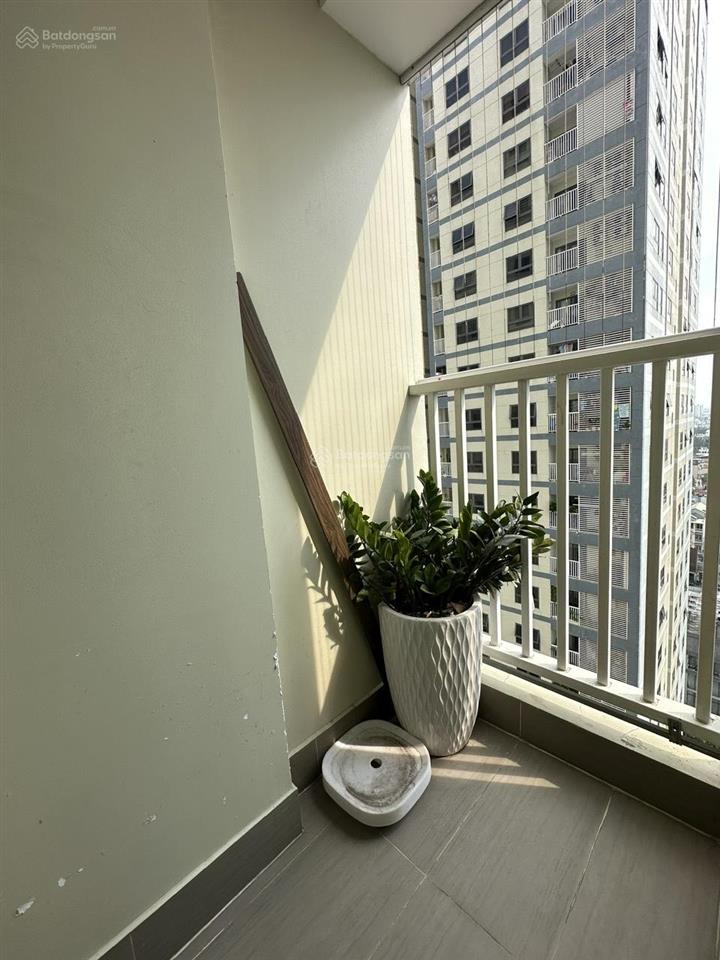 Chính chủ  bán căn 2 phòng  nội thất cao cấp  mới như hình  view nam, 5.3 tỷ, sẵn hđ thuê