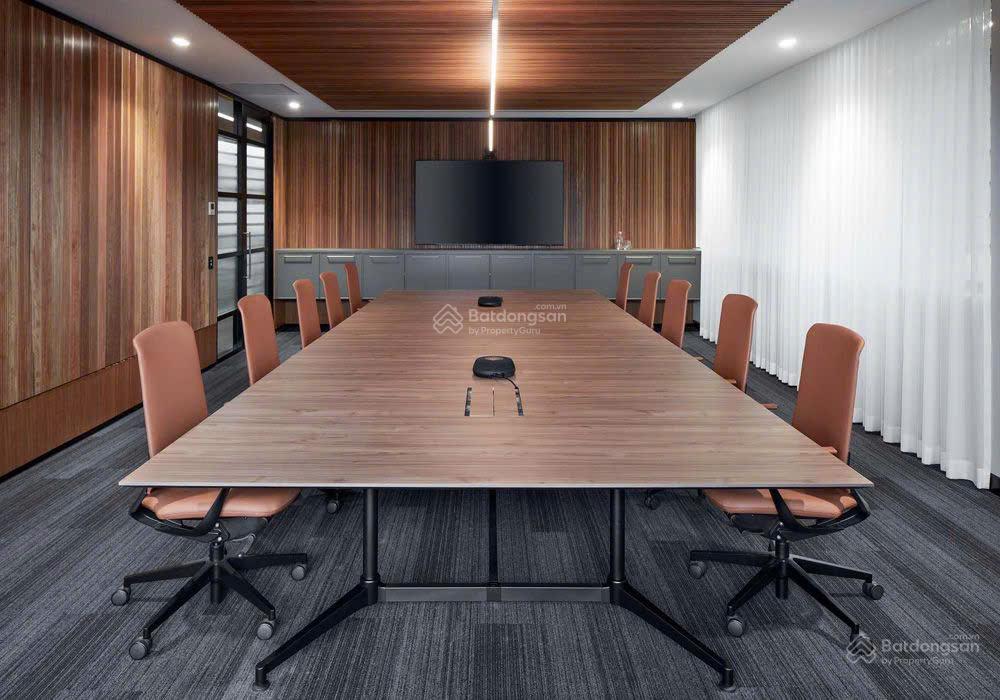 Bán gấp văn phòng  officetel  nội thất đẹp, vị trí đẹp, giá 5.8 tỷ gồm thuế phí sang tên