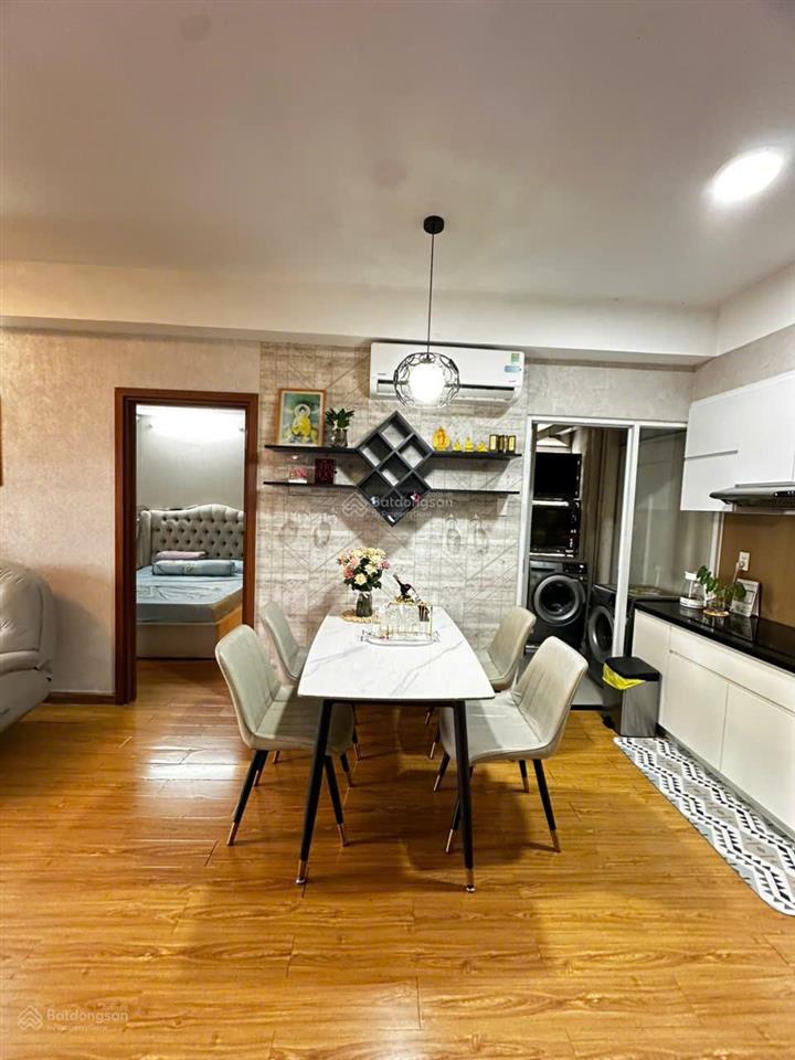 Chính chủ bán căn lầu 10, căn góc, view thoáng đẹp, 2 phòng, giá 3.9 tỷ thương lượng