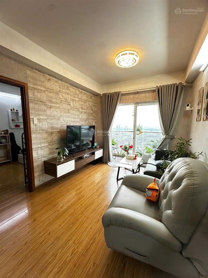 Chính chủ bán căn lầu 10, căn góc, view thoáng đẹp, 2 phòng, giá 3.9 tỷ thương lượng