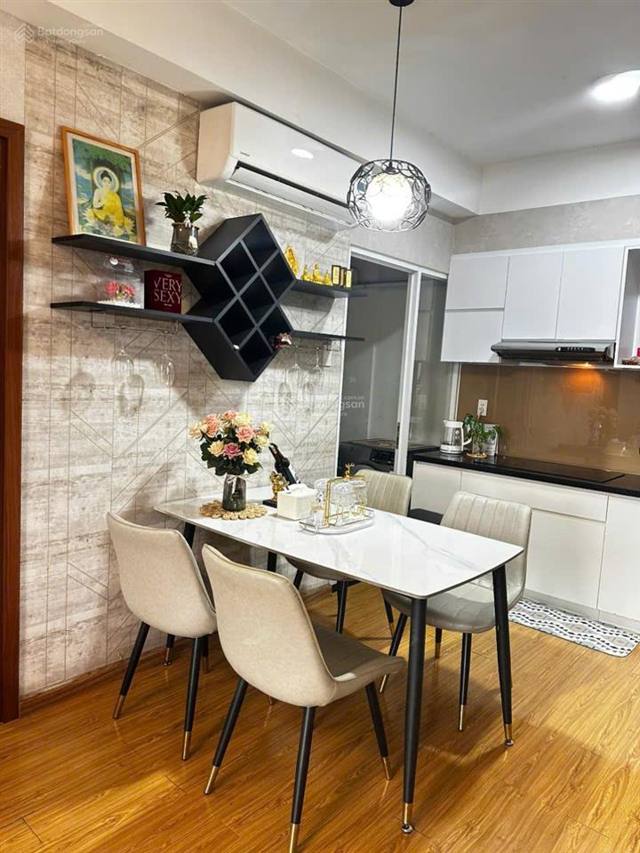 Chính chủ bán căn lầu 10, căn góc, view thoáng đẹp, 2 phòng, giá 3.9 tỷ thương lượng