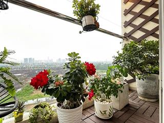 Chính chủ bán căn lầu 10, căn góc, view thoáng đẹp, 2 phòng, giá 3.9 tỷ thương lượng