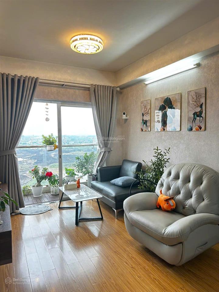 Chính chủ bán căn lầu 10, căn góc, view thoáng đẹp, 2 phòng, giá 3.9 tỷ thương lượng