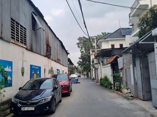 Gia đình cần bán gấp dt 68m2 đất, mt5m, việt hưng, gần trường học, chợ, cách một nhà ra đường 25m