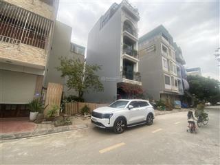 Chính chủ cần bán gấp 90m2 đất lô góc việt hưng, đường 12m m, gần công viên, trường, chợ