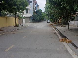 Cần tiền bán gấp nhà 5 tầng, 45m2 full nội thất, gần ô tô, trường, công viên, chợ