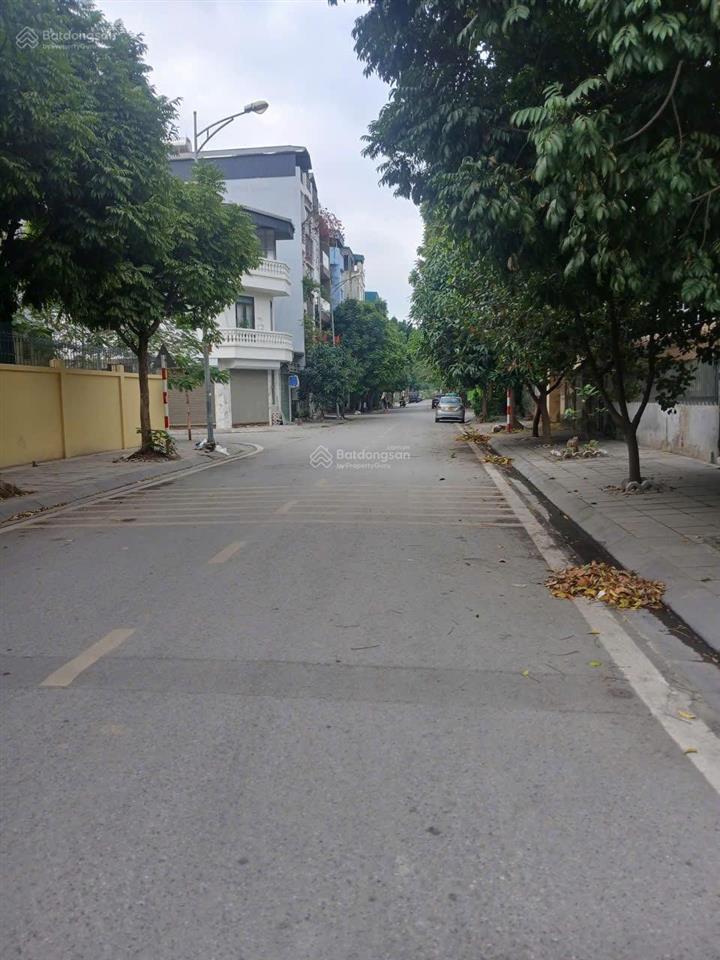 Cần tiền bán gấp nhà 5 tầng, 45m2 full nội thất, gần ô tô, trường, công viên, chợ