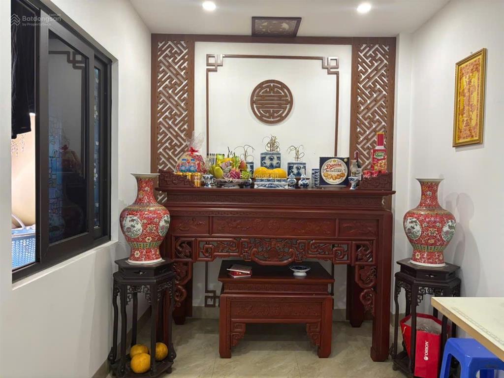 Cần tiền bán gấp nhà 5 tầng, 45m2 full nội thất, gần ô tô, trường, công viên, chợ
