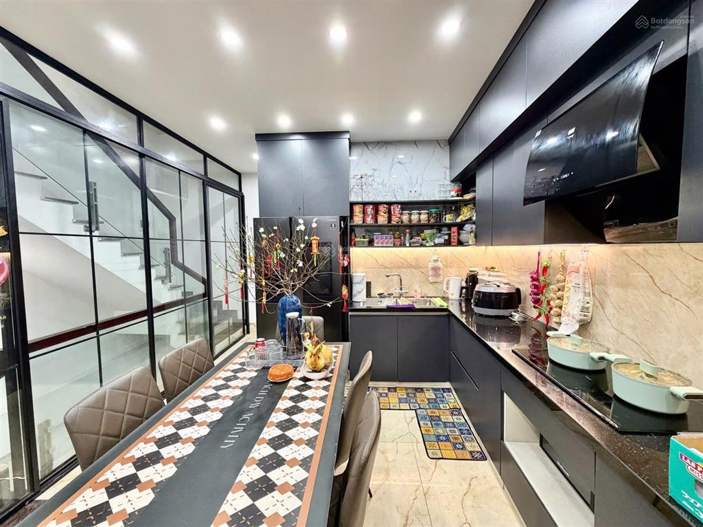 Bán nhà 70m2 , mt 5.3m ngô gia tự , đường ô tô tránh, vị trí kinh doanh