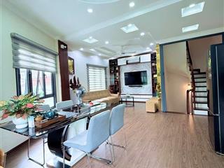 Ô tô, lô góc, trung tâm phố việt hưng dt 48m2, gần trường, chợ, công viên.