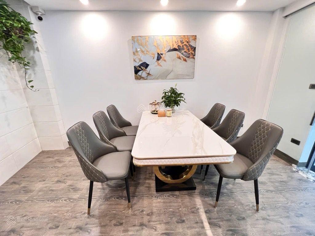 Việt hưng lô góc  ô tô vào nhà dt 55m2, mt 4,8m, gần cầu trần hưng đạo, khu đấu giá, vinhomes