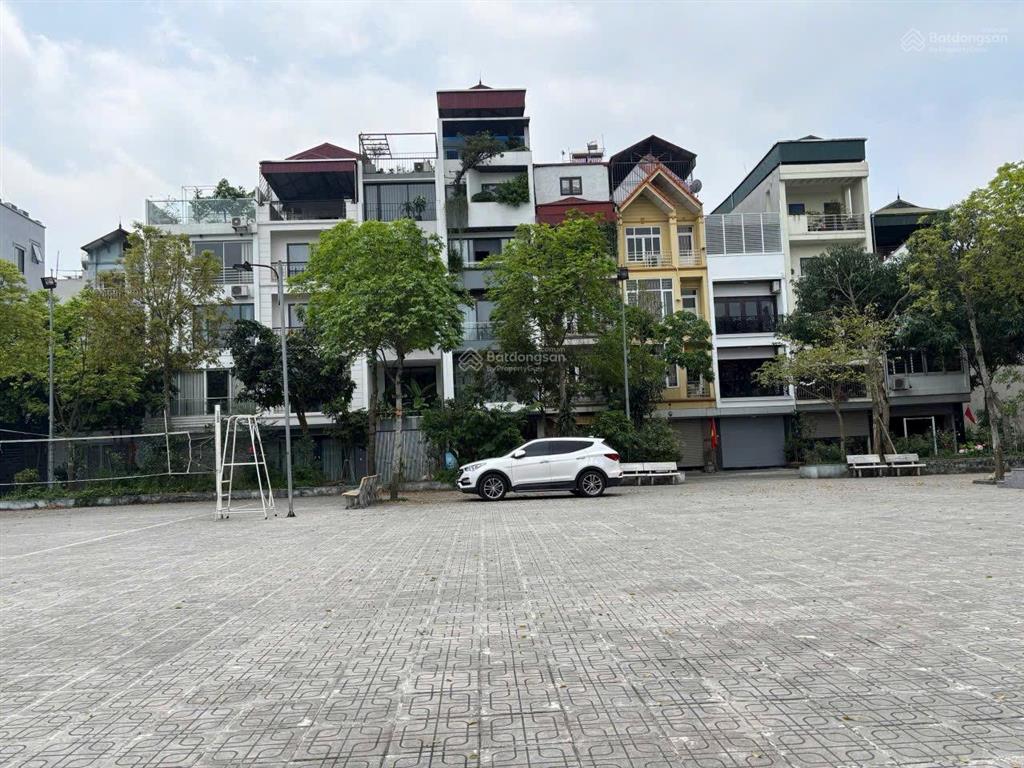 Bán đất phân lô việt hưng 90m2 lô góc gần công viên, trường, chợ, đường vỉa hè 12m