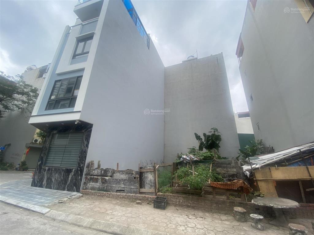 Chính chủ bán gấp dt 100m2 đất, mt 5m phố phạm khắc quảng, gần trường học, công viên, hồ điều hòa