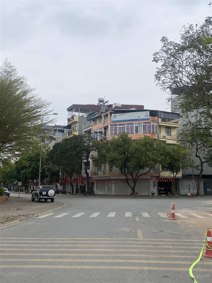 Chính chủ bán gấp dt 100m2 đất, mt 5m phố phạm khắc quảng, gần trường học, công viên, hồ điều hòa