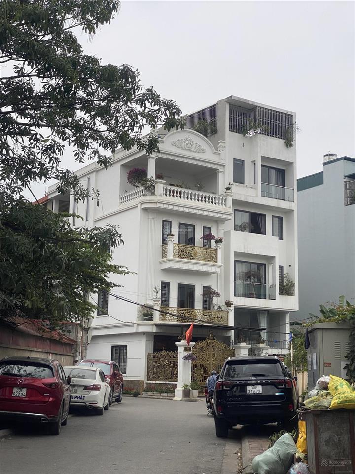 Chính chủ bán nhà phân lô việt hưng dt 75m2, 5 tầng, mt 5m, nhìn công viên, ở sướng