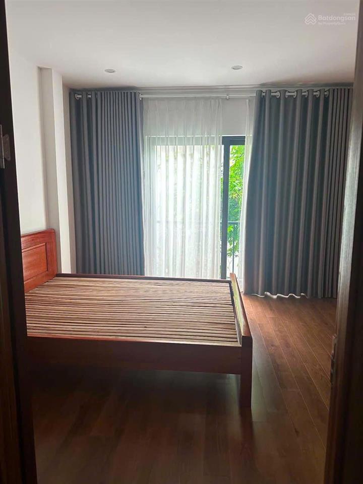 Cần tiền bán gấp nhà 5 tầng, 45m2 full nội thất, gần ô tô, trường, công viên, chợ