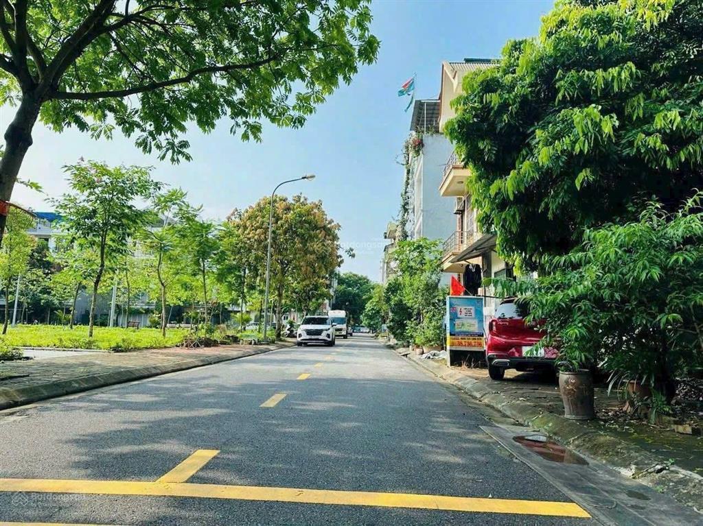 Cần bán gấp mảnh đất việt hưng dt 85m² đất, mt 4,5m vị trí kinh doanh, gần công viên