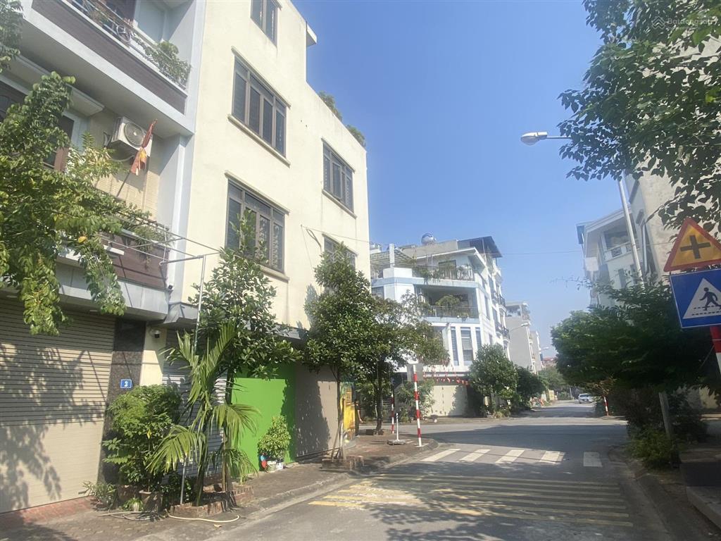 Bán 60m² đất tái định cư giang biên  việt hưng, gần trường học, công viên, hồ điều hòa