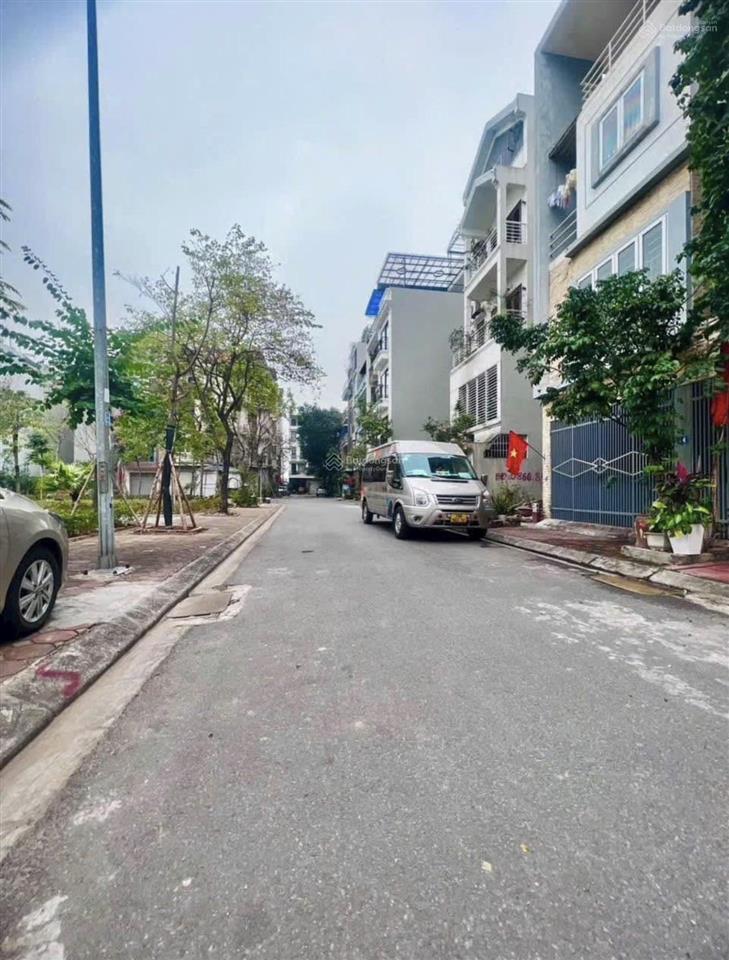 Cần bán gấp mảnh đất việt hưng dt 75m2, mt 5m, khu đấu giá, gần vinhomes, công viên long biên.