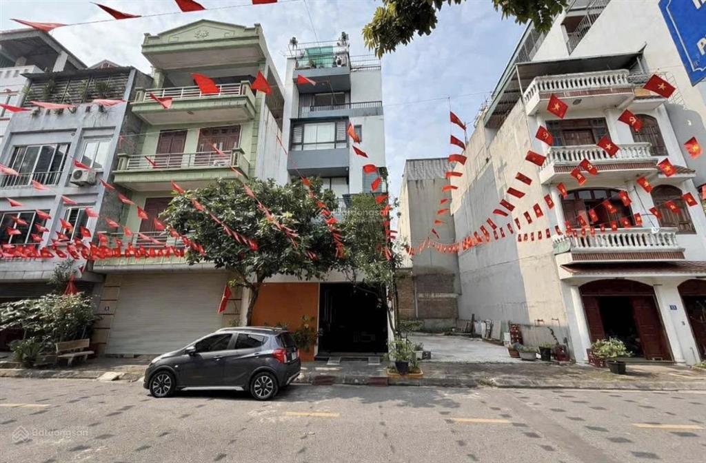 Cần bán gấp mảnh đất việt hưng dt 75m2, mt 5m, khu đấu giá, gần vinhomes, công viên long biên.