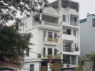 Chính chủ bán nhà phân lô việt hưng dt 75m2, 5 tầng, mt 5m, nhìn công viên, ở sướng