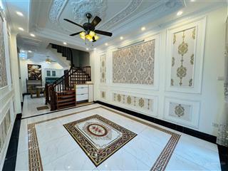 Cần bán gấp nhà tái định cư giang biên  việt hưng dt 45m², 5 tầng, đường 12m, nhìn công viên