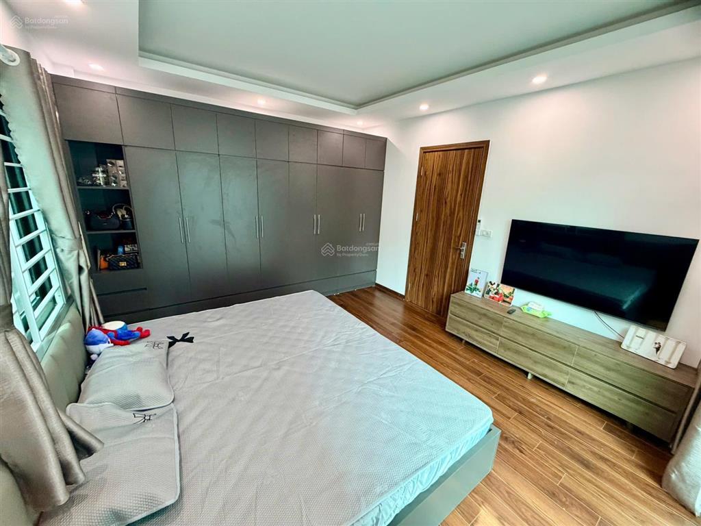 Hiếm việt hưng lô góc 6 tầng, 45m2, ba thoáng gần ô tô, trường chợ, gần công viên, hồ điều hòa
