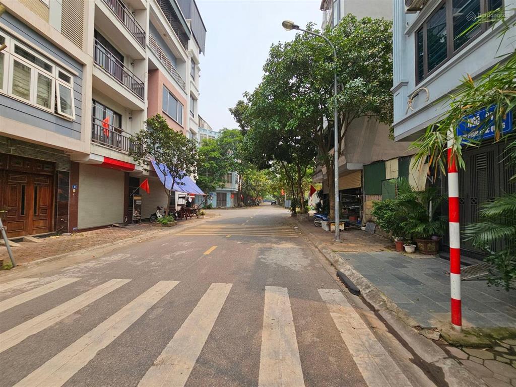 Chính chủ bán gấp nhà tái định cư việt hưng dt 45m2, 5 tầng, mt 4,2m gần công viên, trường học, chợ