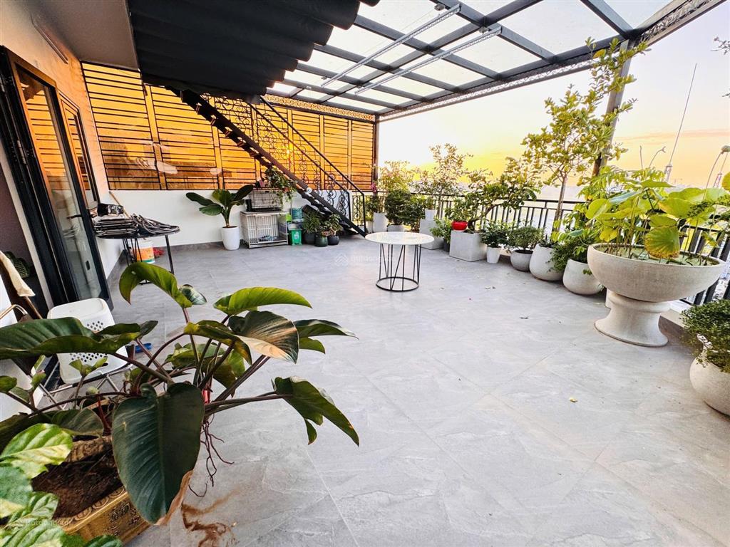 Bán nhà lô góc việt hưng dt 120m2, 6 tầng, mt 20m nhìn công viên, ở sướng, gần vinhomes