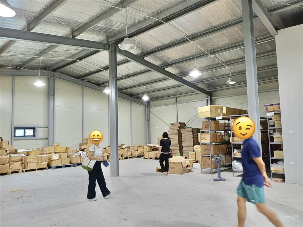 Cho thuê nhà xưởng khu tứ hiệp, 245m2 x 3 tầng, xuất vat, giá 115k/m2