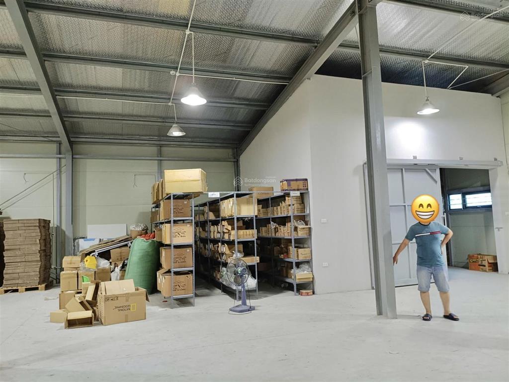 Cho thuê nhà xưởng khu tứ hiệp, 245m2 x 3 tầng, xuất vat, giá 115k/m2