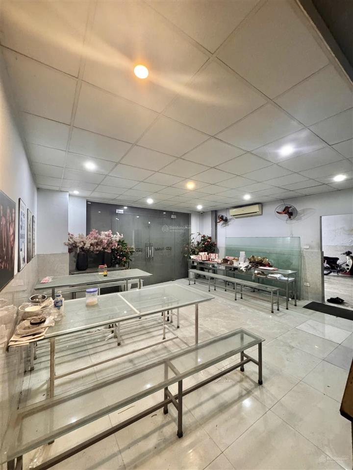 Cho thuê nhà xưởng khu vực cổ linh, dtsd 2050m, container đỗ, pccc tự động