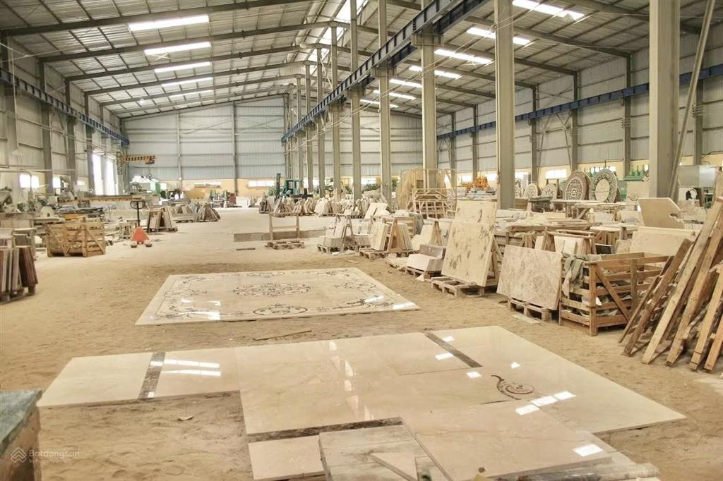 5000m2 kho xưởng gần cục cảng hàng không nội bài cho thuê, có chia nhỏ, xuất vat, giá 90k/m2