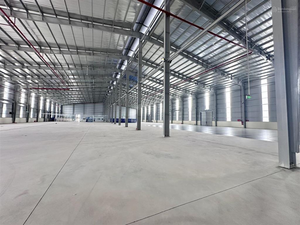 6000m2 kho xưởng sát kcn quang minh cần cho thuê, có chia nhỏ, xuất vat, giá 115k/m2