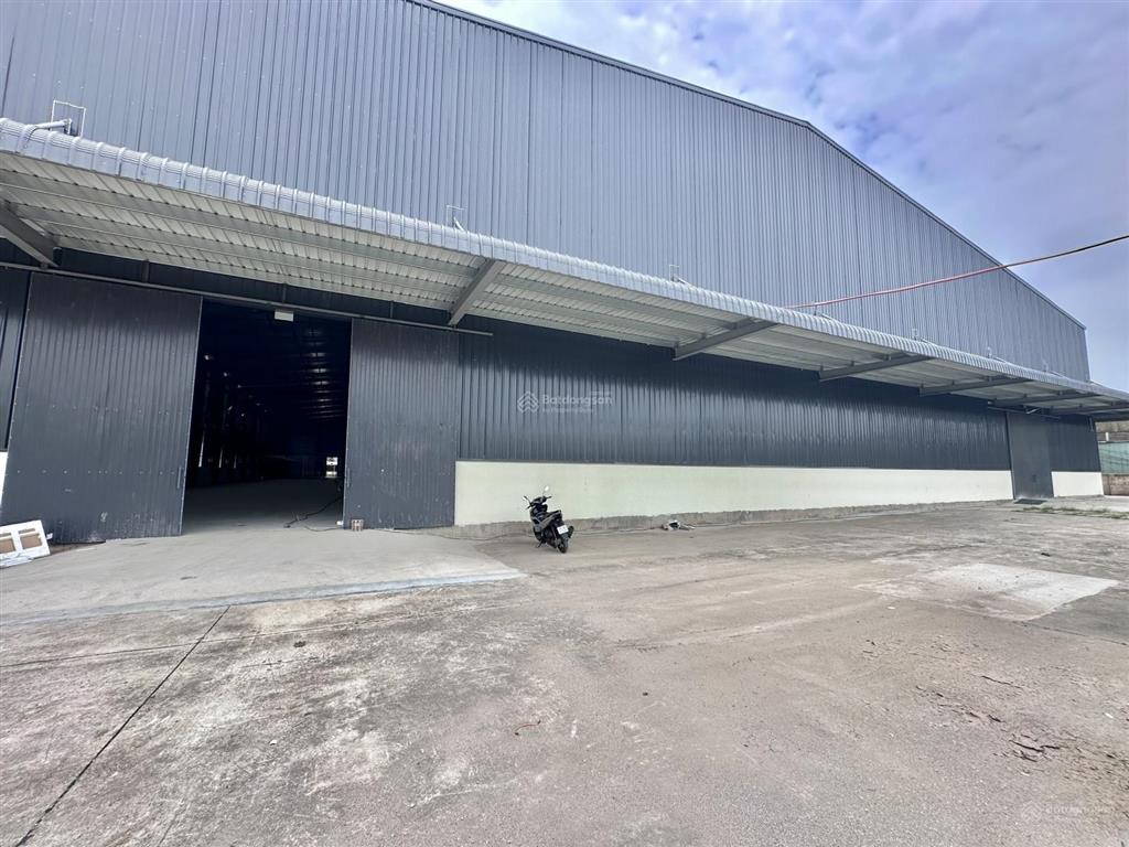 6000m2 kho xưởng sát kcn quang minh cần cho thuê, có chia nhỏ, xuất vat, giá 115k/m2