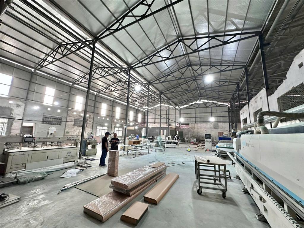 525m kho xưởng khu vực ngô gia tự cần cho thuê, container đỗ gần, giá 43tr/th