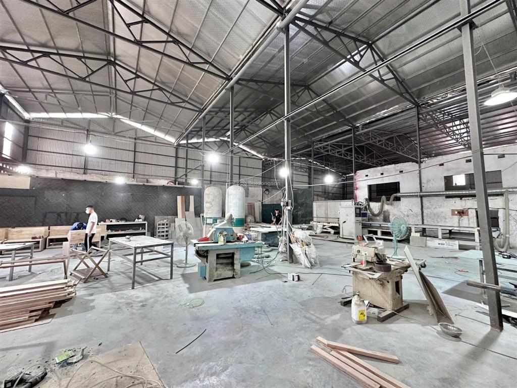 525m kho xưởng khu vực ngô gia tự cần cho thuê, container đỗ gần, giá 43tr/th