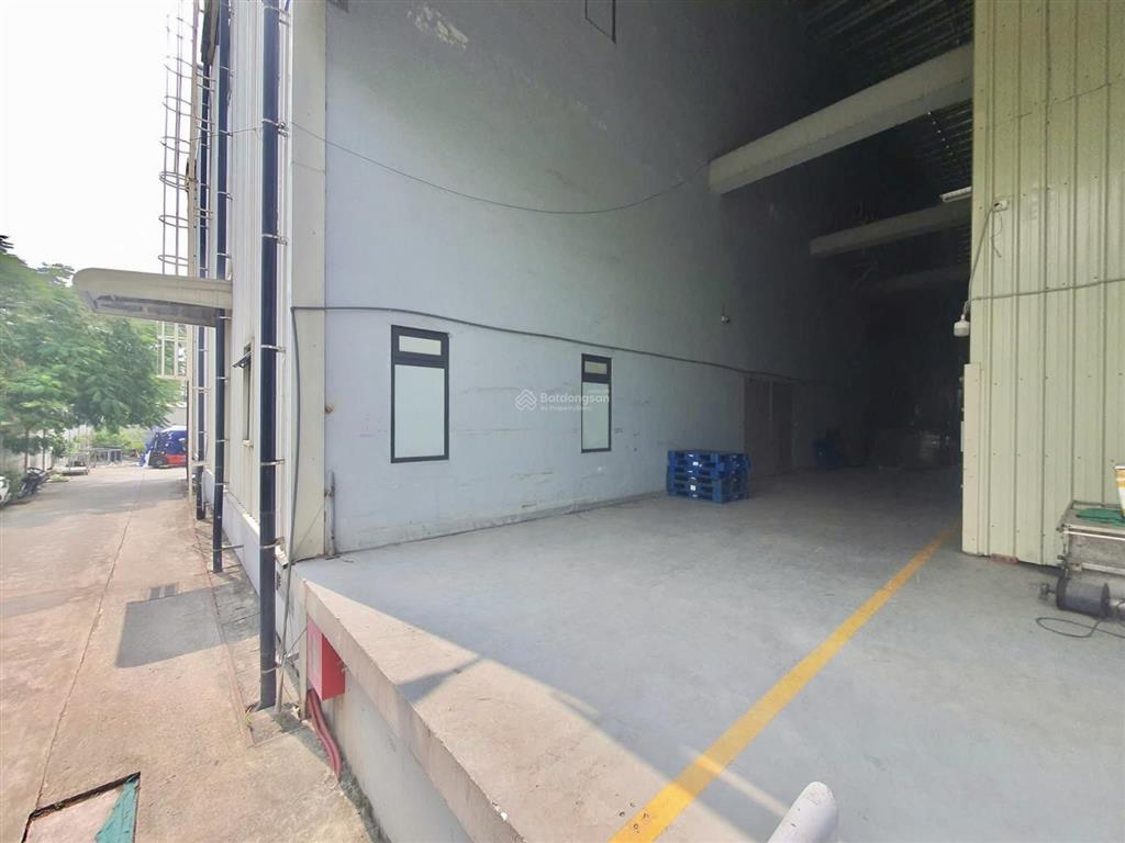 210m kho xưởng khu vực long biên xuân quan cần cho thuê, container ra vào, giá 28tr/th