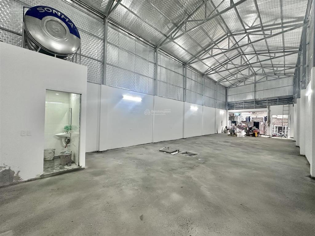 140m kho xưởng khu vực đội cấn cần cho thuê, mặt tiền 7m, đất sổ đỏ