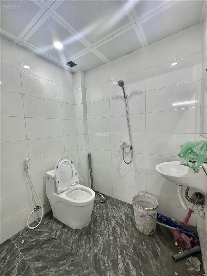 140m kho xưởng khu vực đội cấn cần cho thuê, mặt tiền 7m, đất sổ đỏ
