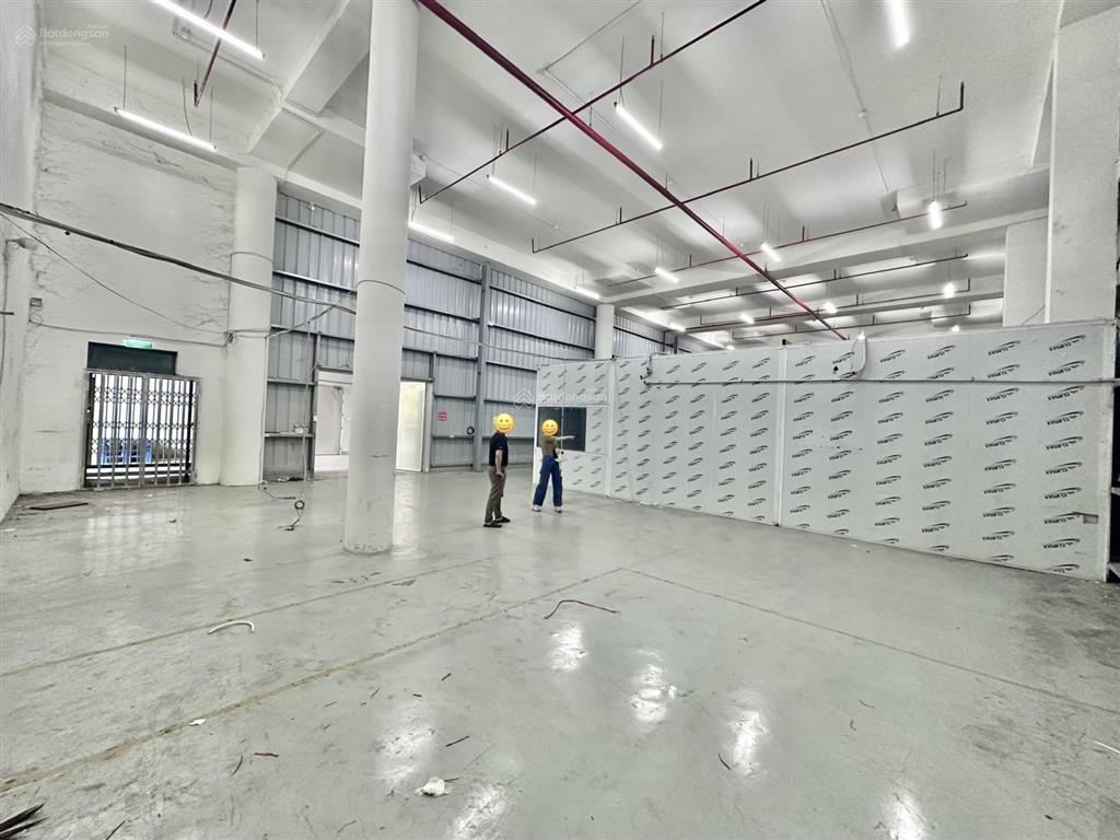 215m nhà xưởng đường cự khối cho thuê, trong đê, container đỗ, giá 28tr/th