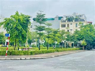 Đất hiếm phường việt hưng, mặt phố kinh doanh, gần hồ điều hoà, công viên, giá đầu tư