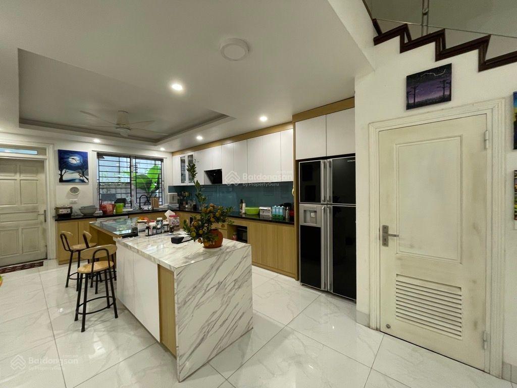 Chỉ 21 tỷ sở hữu ngay nhà 4 tầng 140m2, mặt tiền 8,5m. nằm giữa trung tâm việt hưng, vincom lb