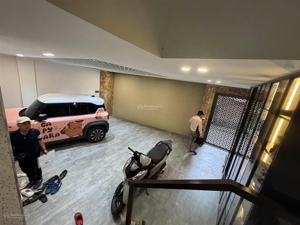 Chỉ 21 tỷ sở hữu ngay nhà 4 tầng 140m2, mặt tiền 8,5m. nằm giữa trung tâm việt hưng, vincom lb