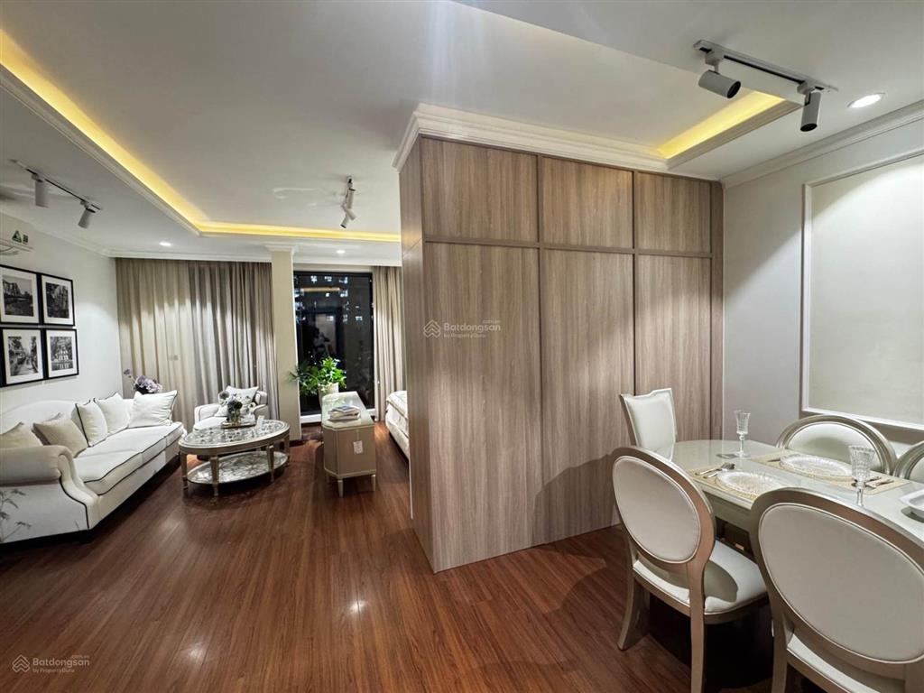 Giảm sốc 5 tỷ. siêu phẩm kinh doanh mặt phố việt hưng, vị trí vàng, ngập tràn tiện ích