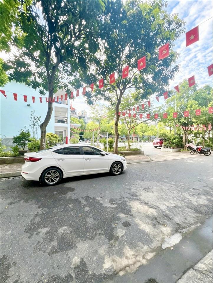 Giảm sốc 3 tỷ. tđc giang biên 100m2, 7 tầng xây thô, ô tô tránh, kinh doanh chỉ 24 tỷ