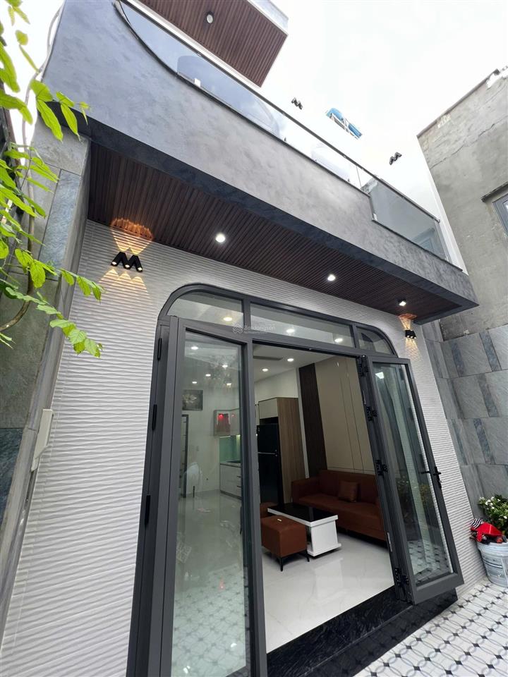 Nhỉnh 4 tỷ nhà đẹp 2 tầng  dt 4,6 x 12m nội thất full, có pn trệt  ngay vòng xoay phú lâm