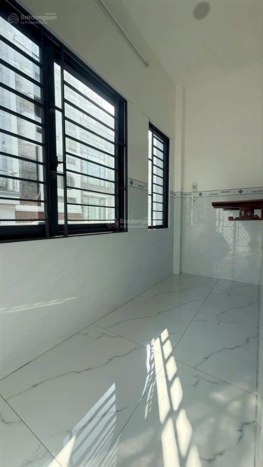 Nhà 2 tầng cuối hương lộ 2, hẻm xe tải, dt 52 m2, 4pn, 3wc, giá 5.3 tỷ